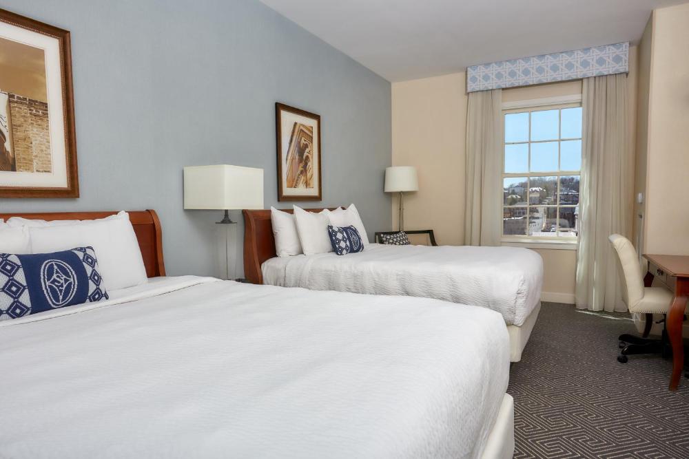 Queen Room with Two Queen Beds interior